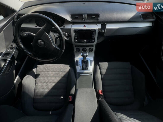 Серый Фольксваген Пассат, объемом двигателя 2 л и пробегом 250 тыс. км за 7100 $, фото 4 на Automoto.ua