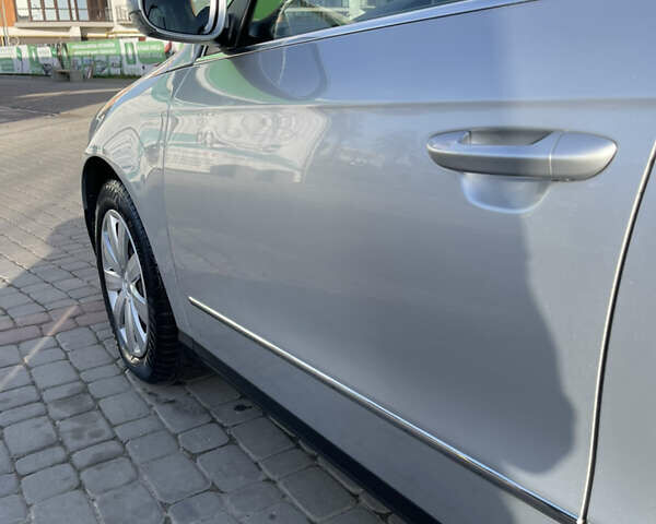 Сірий Фольксваген Пассат, об'ємом двигуна 1.97 л та пробігом 283 тис. км за 7000 $, фото 4 на Automoto.ua