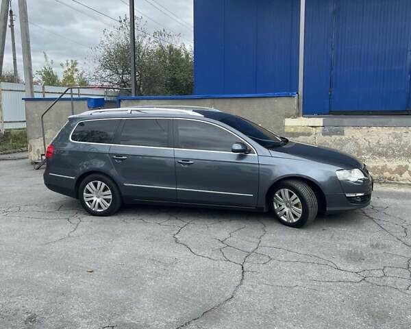 Серый Фольксваген Пассат, объемом двигателя 1.97 л и пробегом 286 тыс. км за 7000 $, фото 4 на Automoto.ua