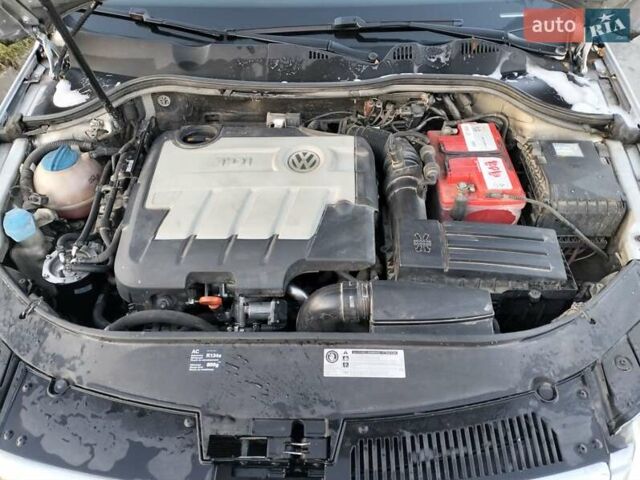 Фольксваген Пассат 2009 в Львове на Automoto.ua Серый Фольксваген Пассат, объемом двигателя 1.97 л и пробегом 270 тыс. км за 6500 $, фото 7 на Automoto.ua