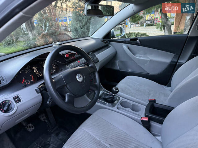 Сірий Фольксваген Пассат, об'ємом двигуна 1.97 л та пробігом 300 тис. км за 5900 $, фото 4 на Automoto.ua
