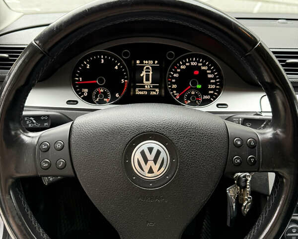 Сірий Фольксваген Пассат, об'ємом двигуна 1.97 л та пробігом 327 тис. км за 8200 $, фото 12 на Automoto.ua