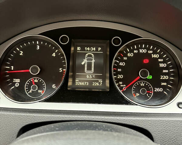 Сірий Фольксваген Пассат, об'ємом двигуна 1.97 л та пробігом 327 тис. км за 8200 $, фото 13 на Automoto.ua