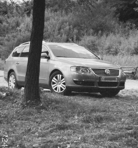 Фольксваген Пассат 2009 в Ужгороде на Automoto.ua Серый Фольксваген Пассат, объемом двигателя 1.97 л и пробегом 286 тыс. км за 6500 $, фото 2 на Automoto.ua