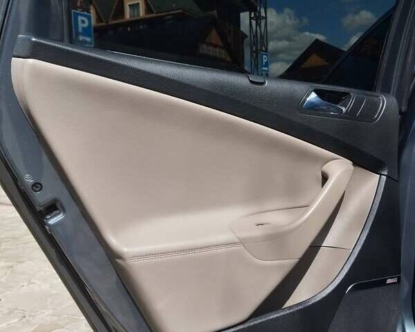 Сірий Фольксваген Пассат, об'ємом двигуна 1.6 л та пробігом 280 тис. км за 8400 $, фото 16 на Automoto.ua