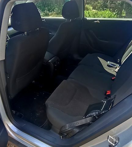 Серый Фольксваген Пассат, объемом двигателя 1.8 л и пробегом 230 тыс. км за 7000 $, фото 2 на Automoto.ua