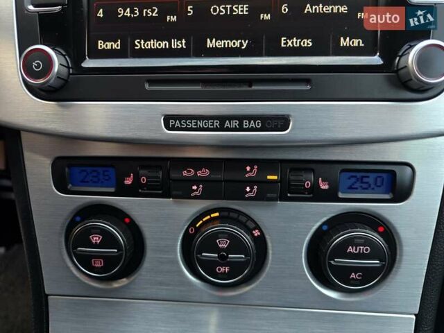 Сірий Фольксваген Пассат, об'ємом двигуна 1.8 л та пробігом 212 тис. км за 7500 $, фото 129 на Automoto.ua