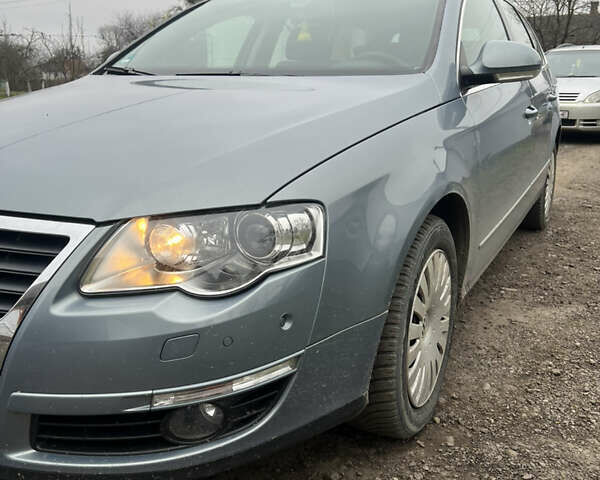 Серый Фольксваген Пассат, объемом двигателя 1.39 л и пробегом 252 тыс. км за 7000 $, фото 1 на Automoto.ua