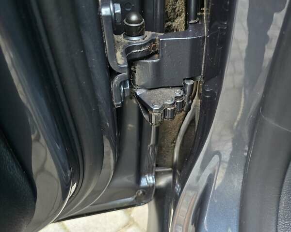 Сірий Фольксваген Пассат, об'ємом двигуна 1.8 л та пробігом 212 тис. км за 7500 $, фото 105 на Automoto.ua