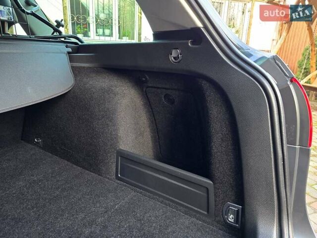 Сірий Фольксваген Пассат, об'ємом двигуна 1.8 л та пробігом 212 тис. км за 7500 $, фото 151 на Automoto.ua