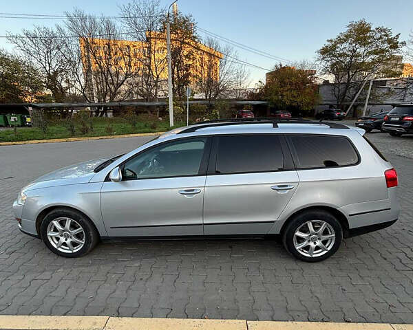 Серый Фольксваген Пассат, объемом двигателя 1.97 л и пробегом 208 тыс. км за 7500 $, фото 6 на Automoto.ua