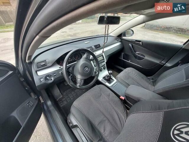 Сірий Фольксваген Пассат, об'ємом двигуна 1.6 л та пробігом 305 тис. км за 8300 $, фото 3 на Automoto.ua