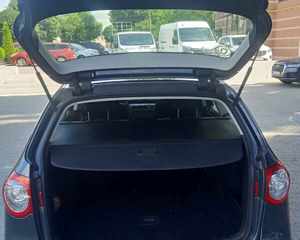 Сірий Фольксваген Пассат, об'ємом двигуна 1.6 л та пробігом 218 тис. км за 5399 $, фото 14 на Automoto.ua