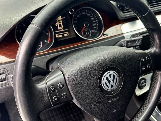 Сірий Фольксваген Пассат, об'ємом двигуна 1.8 л та пробігом 249 тис. км за 7200 $, фото 6 на Automoto.ua