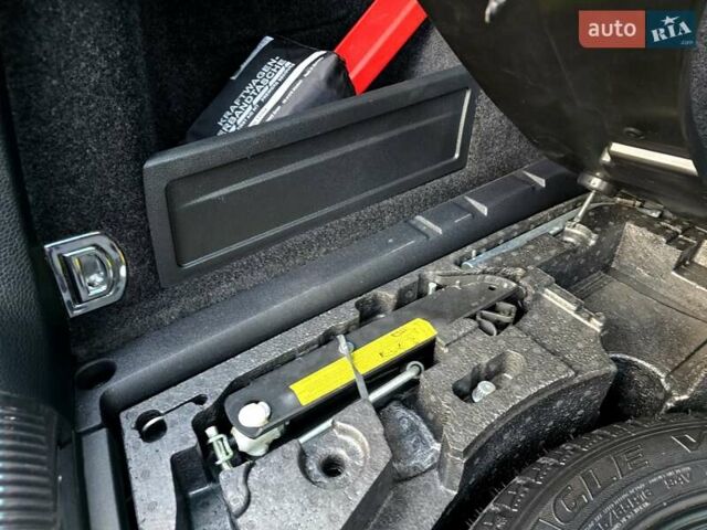 Сірий Фольксваген Пассат, об'ємом двигуна 1.8 л та пробігом 212 тис. км за 7500 $, фото 154 на Automoto.ua