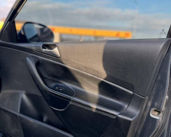 Серый Фольксваген Пассат, объемом двигателя 1.39 л и пробегом 251 тыс. км за 5800 $, фото 40 на Automoto.ua