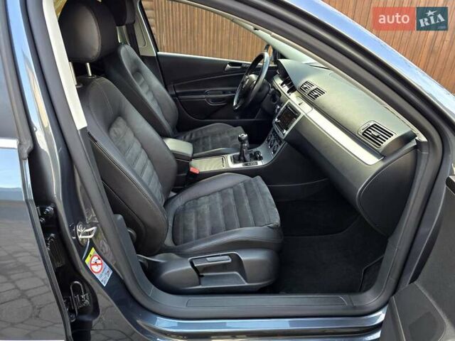 Сірий Фольксваген Пассат, об'ємом двигуна 1.8 л та пробігом 212 тис. км за 7500 $, фото 59 на Automoto.ua