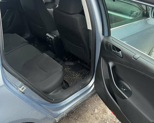 Серый Фольксваген Пассат, объемом двигателя 1.39 л и пробегом 252 тыс. км за 7000 $, фото 17 на Automoto.ua