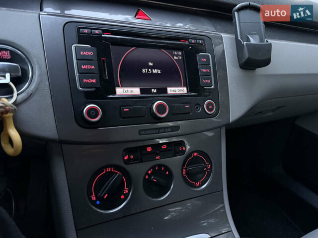 Сірий Фольксваген Пассат, об'ємом двигуна 1.97 л та пробігом 300 тис. км за 5900 $, фото 9 на Automoto.ua