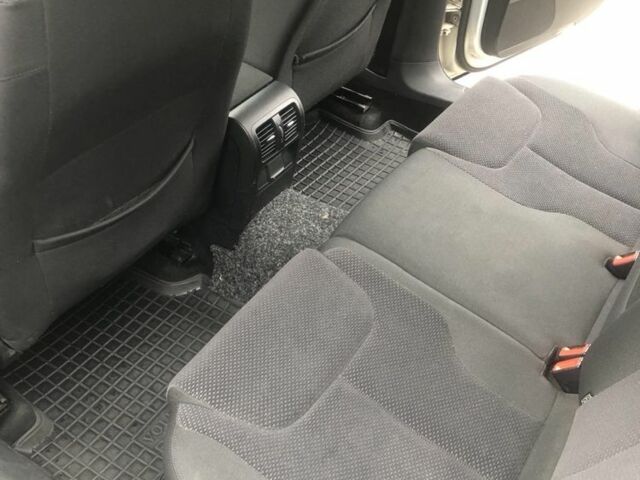 Серый Фольксваген Пассат, объемом двигателя 2 л и пробегом 285 тыс. км за 9000 $, фото 6 на Automoto.ua