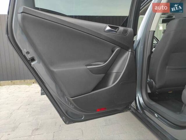 Серый Фольксваген Пассат, объемом двигателя 1.6 л и пробегом 262 тыс. км за 7000 $, фото 60 на Automoto.ua