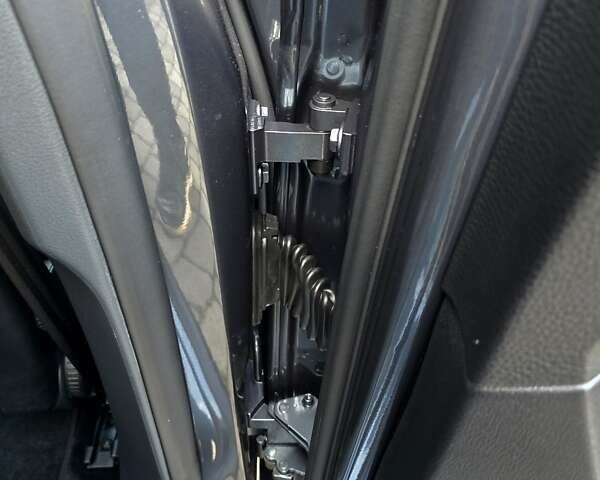 Сірий Фольксваген Пассат, об'ємом двигуна 1.8 л та пробігом 212 тис. км за 7500 $, фото 95 на Automoto.ua