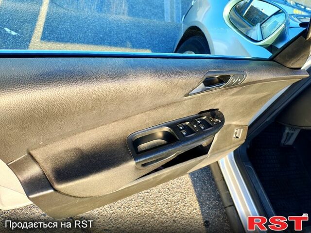 Серый Фольксваген Пассат, объемом двигателя 1.4 л и пробегом 310 тыс. км за 5999 $, фото 4 на Automoto.ua