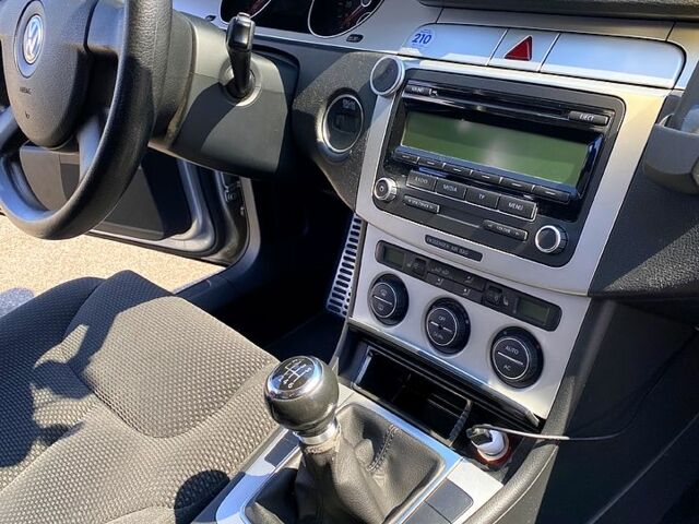 Серый Фольксваген Пассат, объемом двигателя 1.4 л и пробегом 289 тыс. км за 7500 $, фото 4 на Automoto.ua