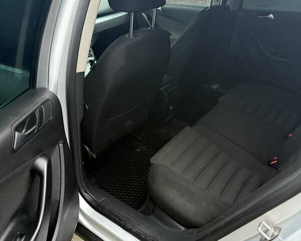 Серый Фольксваген Пассат, объемом двигателя 1.39 л и пробегом 318 тыс. км за 4400 $, фото 6 на Automoto.ua