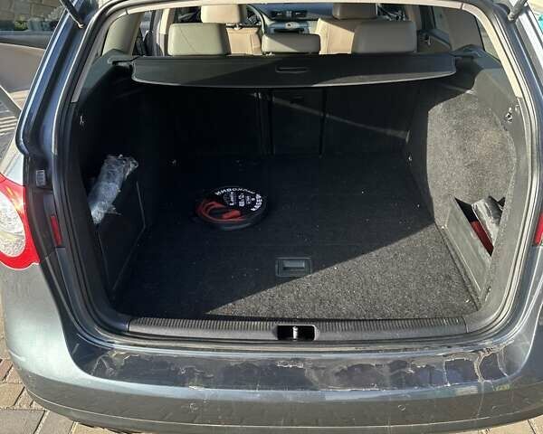 Серый Фольксваген Пассат, объемом двигателя 1.97 л и пробегом 220 тыс. км за 7800 $, фото 8 на Automoto.ua