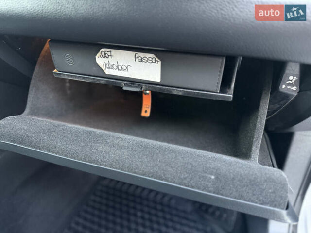 Серый Фольксваген Пассат, объемом двигателя 1.4 л и пробегом 211 тыс. км за 6750 $, фото 86 на Automoto.ua