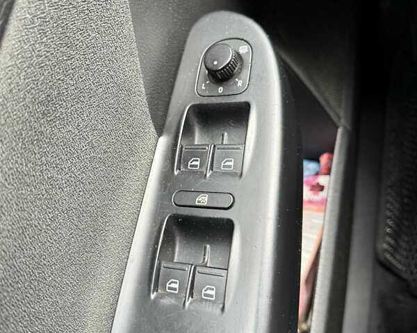 Сірий Фольксваген Пассат, об'ємом двигуна 1.97 л та пробігом 327 тис. км за 8200 $, фото 17 на Automoto.ua