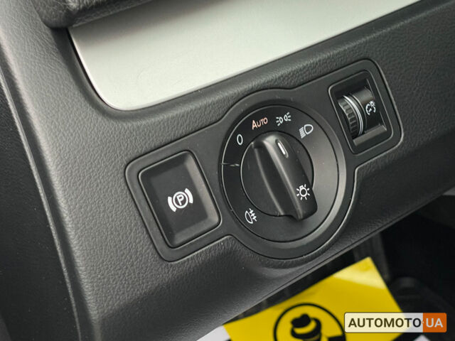 Сірий Фольксваген Пассат, об'ємом двигуна 1.4 л та пробігом 203 тис. км за 7200 $, фото 11 на Automoto.ua