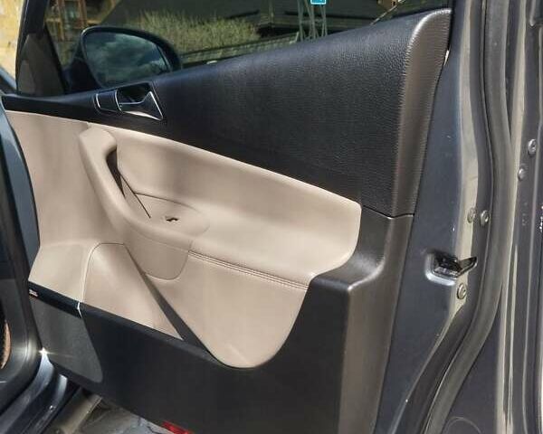 Сірий Фольксваген Пассат, об'ємом двигуна 1.6 л та пробігом 280 тис. км за 8400 $, фото 23 на Automoto.ua