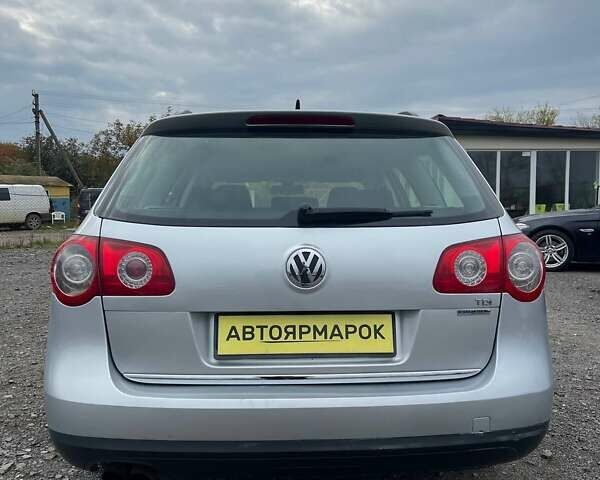 Фольксваген Пассат 2009 в Ужгороде на Automoto.ua Серый Фольксваген Пассат, объемом двигателя 1.97 л и пробегом 236 тыс. км за 6990 $, фото 4 на Automoto.ua