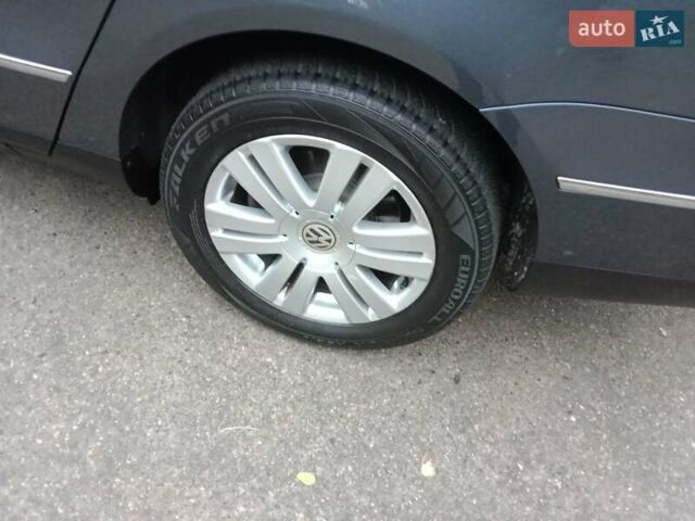 Серый Фольксваген Пассат, объемом двигателя 1.8 л и пробегом 210 тыс. км за 7850 $, фото 35 на Automoto.ua