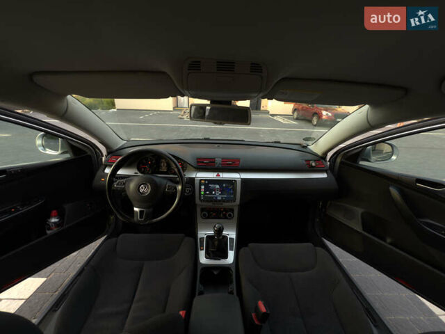 Сірий Фольксваген Пассат, об'ємом двигуна 1.6 л та пробігом 281 тис. км за 8350 $, фото 15 на Automoto.ua