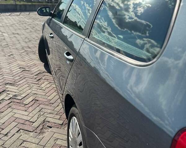 Сірий Фольксваген Пассат, об'ємом двигуна 1.4 л та пробігом 235 тис. км за 6400 $, фото 6 на Automoto.ua