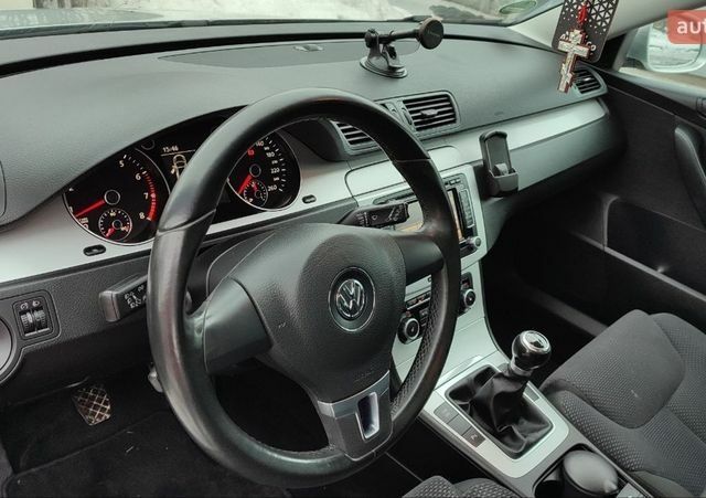 Серый Фольксваген Пассат, объемом двигателя 1.4 л и пробегом 210 тыс. км за 6500 $, фото 55 на Automoto.ua