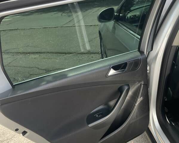 Серый Фольксваген Пассат, объемом двигателя 1.8 л и пробегом 370 тыс. км за 6299 $, фото 13 на Automoto.ua