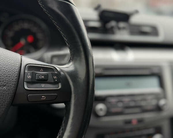 Серый Фольксваген Пассат, объемом двигателя 1.97 л и пробегом 239 тыс. км за 8499 $, фото 39 на Automoto.ua