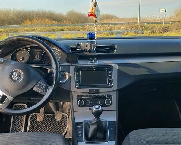 Серый Фольксваген Пассат, объемом двигателя 2 л и пробегом 303 тыс. км за 8500 $, фото 12 на Automoto.ua