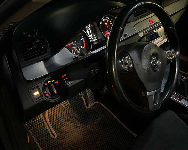 Серый Фольксваген Пассат, объемом двигателя 2 л и пробегом 302 тыс. км за 7300 $, фото 66 на Automoto.ua