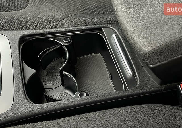 Серый Фольксваген Пассат, объемом двигателя 1.6 л и пробегом 245 тыс. км за 6500 $, фото 30 на Automoto.ua