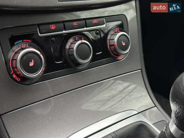 Серый Фольксваген Пассат, объемом двигателя 1.6 л и пробегом 286 тыс. км за 7250 $, фото 24 на Automoto.ua