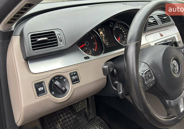 Серый Фольксваген Пассат, объемом двигателя 1.8 л и пробегом 320 тыс. км за 6500 $, фото 21 на Automoto.ua