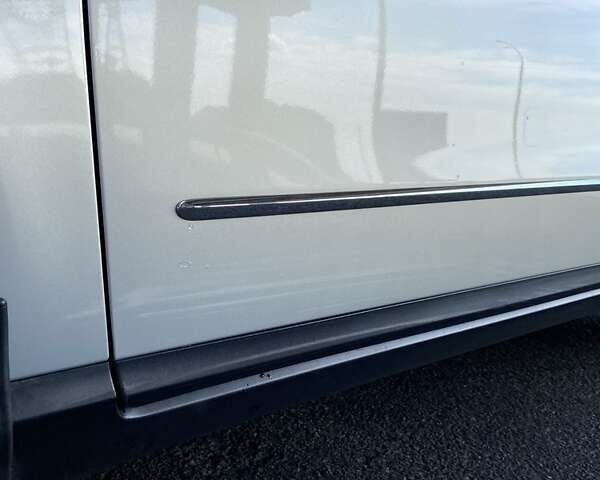 Сірий Фольксваген Пассат, об'ємом двигуна 2 л та пробігом 235 тис. км за 6200 $, фото 7 на Automoto.ua