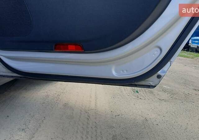 Серый Фольксваген Пассат, объемом двигателя 1.97 л и пробегом 208 тыс. км за 8200 $, фото 6 на Automoto.ua