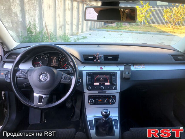 Серый Фольксваген Пассат, объемом двигателя 1.6 л и пробегом 263 тыс. км за 7300 $, фото 11 на Automoto.ua