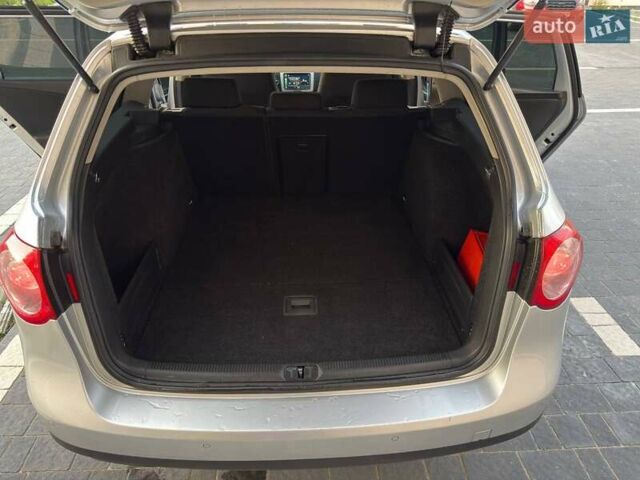 Сірий Фольксваген Пассат, об'ємом двигуна 1.6 л та пробігом 281 тис. км за 8350 $, фото 9 на Automoto.ua